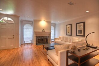 2310 Brun St in Houston, TX - Building Photo - Building Photo