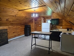 78 Cram St in Bradley, ME - Building Photo - Building Photo