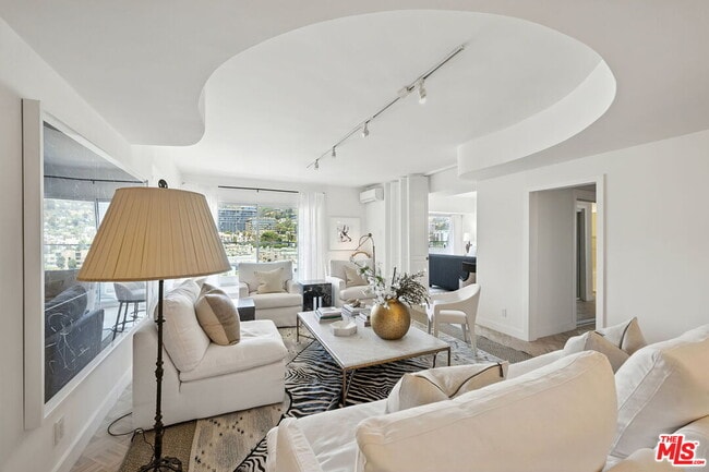 property at 838 N Doheny Dr