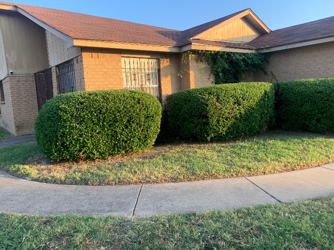property at 1472 Quartet Dr