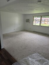 292 Kennedy St, Unit 4 in Louisville, OH - Building Photo - Building Photo