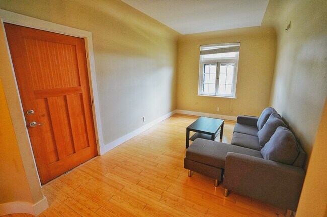 611 Westgate Ave, Unit A in University City, MO - Building Photo - Building Photo