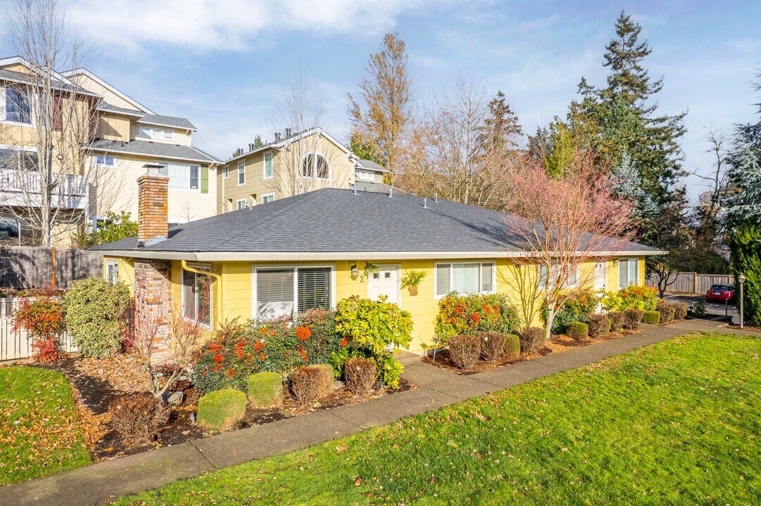 Crestview Terrace Condominiums in Portland, OR - Foto de edificio