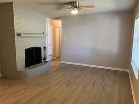 209 Robert St in Aledo, TX - Building Photo