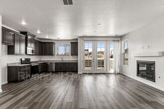 23548 E Ida Dr in Aurora, CO - Building Photo - Building Photo