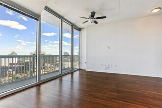 3324 Peachtree St NE-Unit -2207 in Atlanta, GA - Building Photo - Building Photo