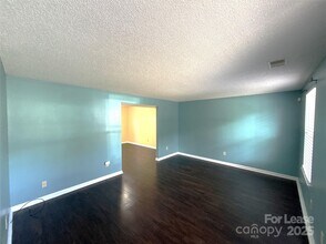 2015 Bantry Ln in Charlotte, NC - Building Photo - Building Photo