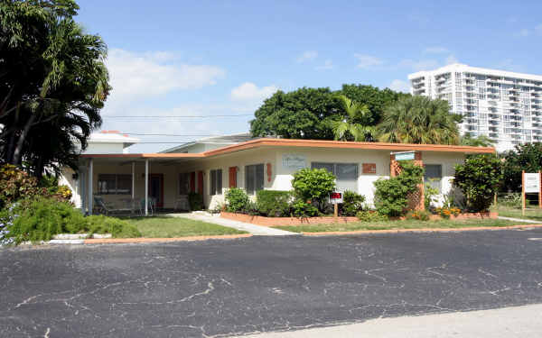 3213 NE 5th St in Pompano Beach, FL - Foto de edificio