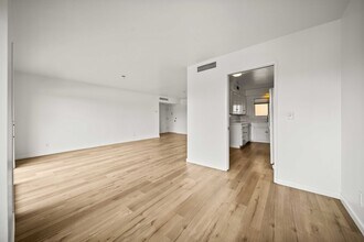 600 West Stocker Street, Unit 312 in Glendale, CA - Foto de edificio - Building Photo