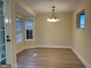 105 Royal St SW in Leesburg, VA - Building Photo - Building Photo