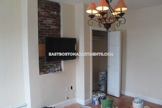 82 Bremen St in Boston, MA - Building Photo - Building Photo
