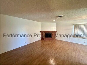 100 Atherton Ct in Bakersfield, CA - Building Photo - Building Photo