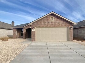 1924 135th St in Lubbock, TX - Building Photo