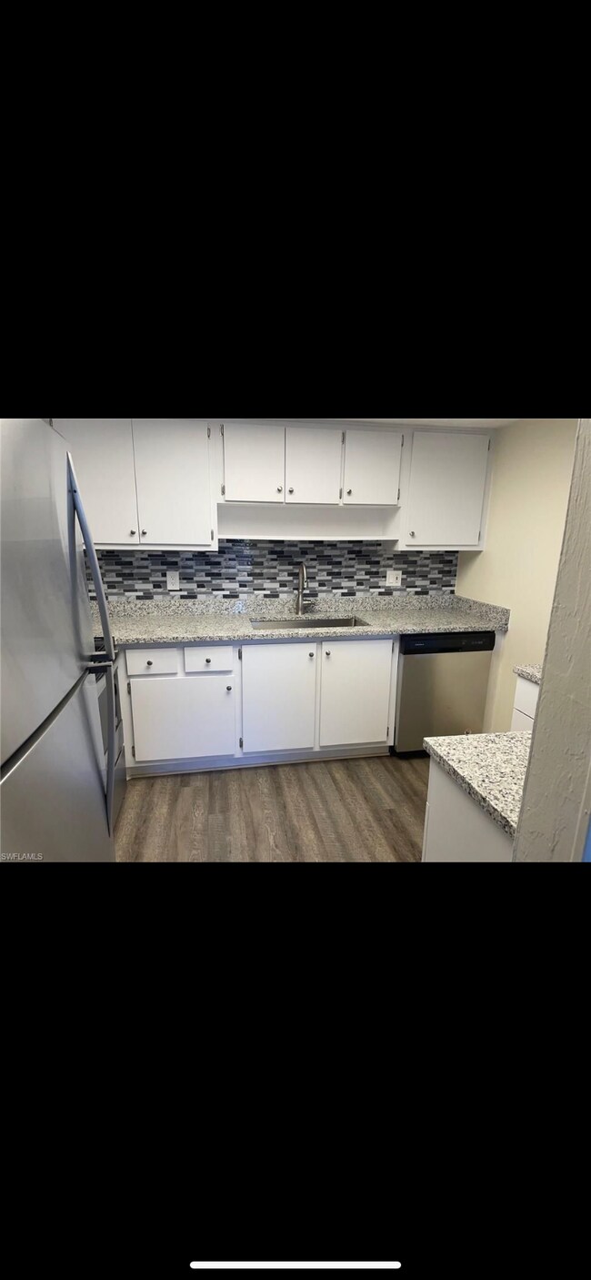 6777 Winkler Rd, Unit N177 in Ft. Myers, FL - Foto de edificio - Building Photo