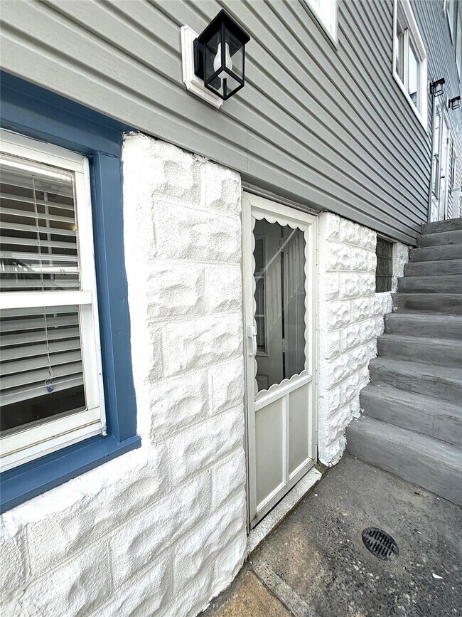 19 Minnesota Ave-Unit -Ground in Long Beach, NY - Building Photo - Building Photo