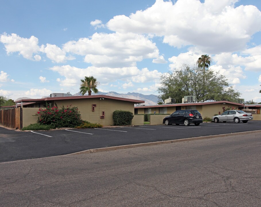 1401 E Adelaide Dr in Tucson, AZ - Building Photo