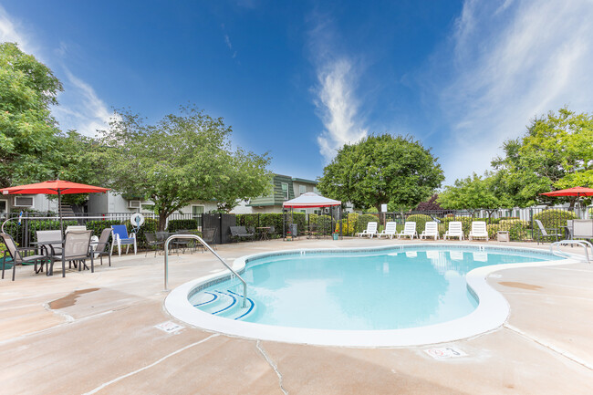 Cambridge Gardens in Rancho Cordova, CA - Building Photo - Building Photo
