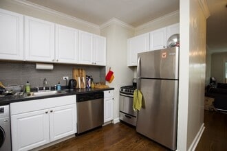 2151 N Fremont St, Unit S4 in Chicago, IL - Building Photo - Building Photo