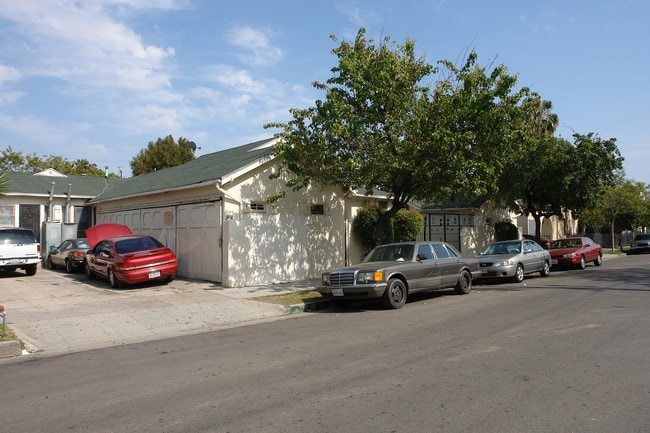 946-954 N Serrano Ave in Los Angeles, CA - Building Photo - Building Photo