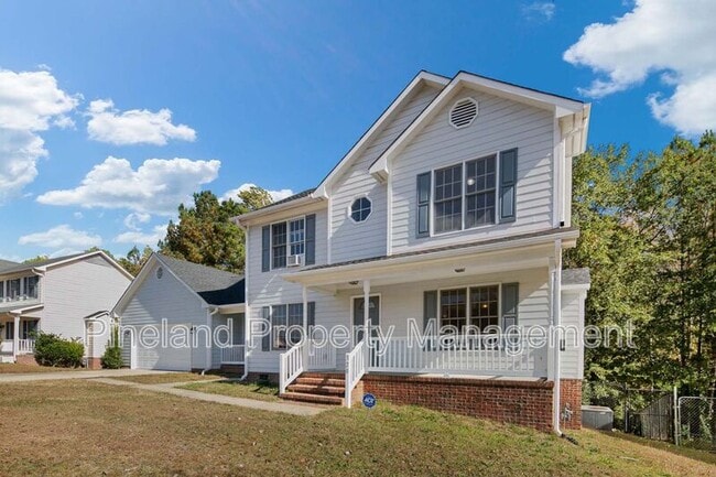 320 Roundtree Dr in Fayetteville, NC - Building Photo - Building Photo