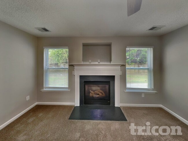 111 Darbys Run Way in Hiram, GA - Foto de edificio - Building Photo