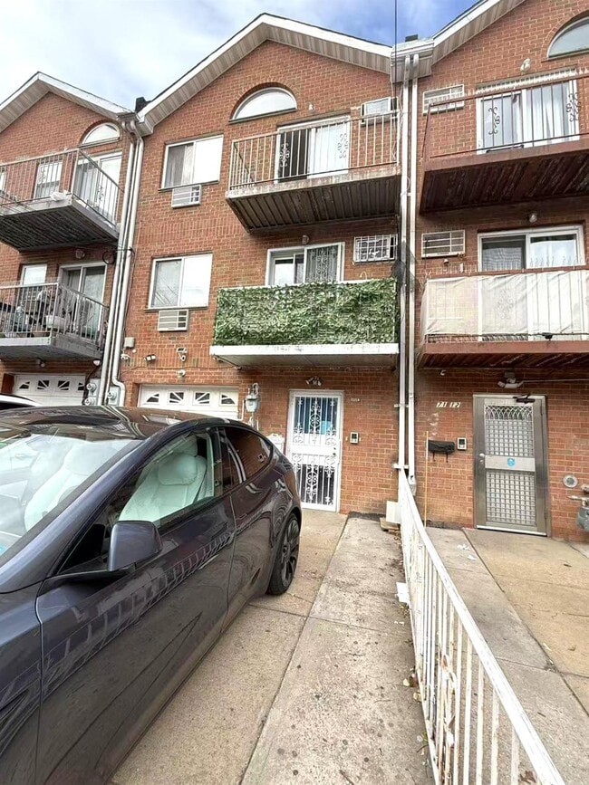 property at 71-14 163rd St