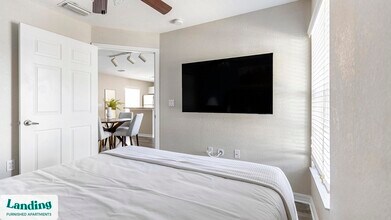 3695 Island Club Dr, Unit 3535-01 in North Port, FL - Foto de edificio - Building Photo