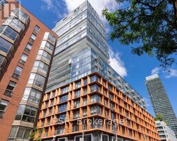 60 Colborne St in Toronto, ON - Building Photo