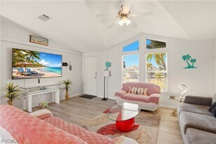 158 Nanaimo Trail in Fort Myers Beach, FL - Building Photo
