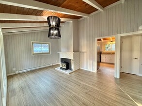 914 Palma St in El Granada, CA - Building Photo - Building Photo