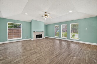 7111 Tara Dr in Richmond, TX - Building Photo - Building Photo