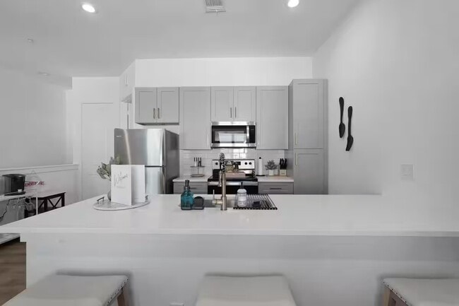 4615 INDIE HEIGHTS Ln in Houston, TX - Foto de edificio - Building Photo