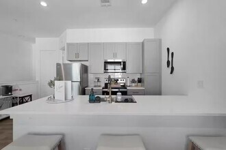 4615 INDIE HEIGHTS Ln in Houston, TX - Building Photo - Building Photo