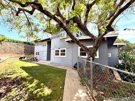 1469 Alewa Dr in Honolulu, HI - Building Photo