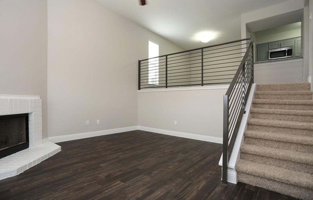 Vine Apartments Arlington, TX Apartments