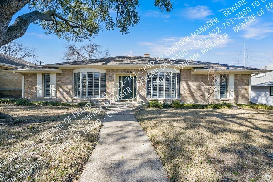 9145 Drumcliffe Ln in Dallas, TX - Foto de edificio