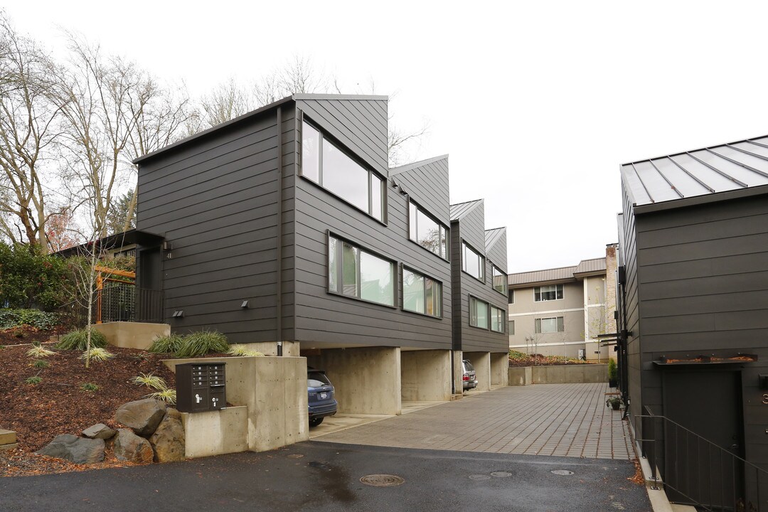 Sawtooth in Lake Oswego, OR - Building Photo