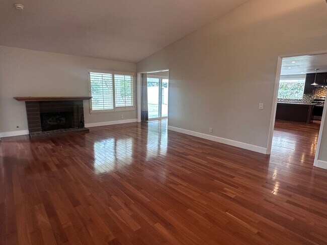 2332 Camino Del Sol in Fullerton, CA - Building Photo - Building Photo