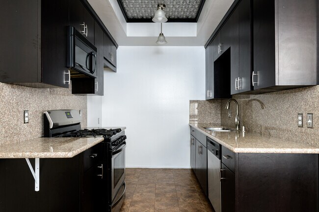 1224 S Corning St in Los Angeles, CA - Building Photo - Building Photo