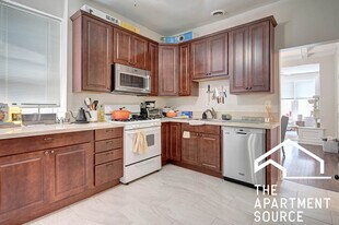 2246 W Armitage Ave in Chicago, IL - Building Photo