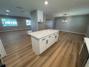 14740 Perris Blvd in Moreno Valley, CA - Foto de edificio - Building Photo