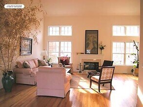 565 Wainscott NW Rd in Wainscott, NY - Building Photo - Building Photo