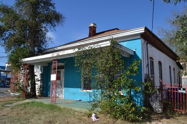 property at 1416 Victoria St