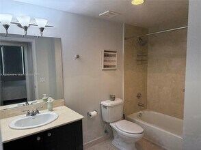 4100 Salzedo St, Unit 502 in Coral Gables, FL - Foto de edificio - Building Photo