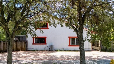 5410 SW 43rd Terrace in Fort Lauderdale, FL - Building Photo - Building Photo