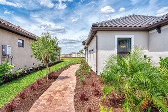16119 Fortezza Dr in Lakewood Ranch, FL - Building Photo - Building Photo