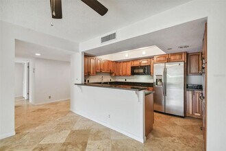 100 Oakmont Ln in Belleair, FL - Building Photo - Building Photo