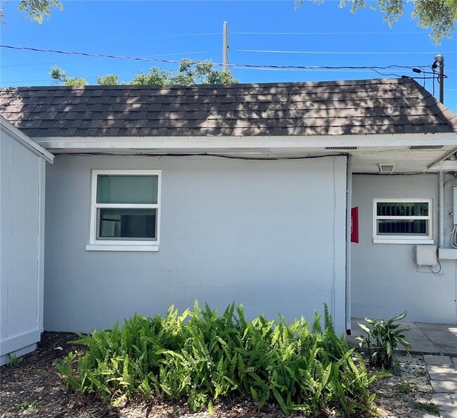 401 1st Ave NE in Largo, FL - Building Photo - Building Photo