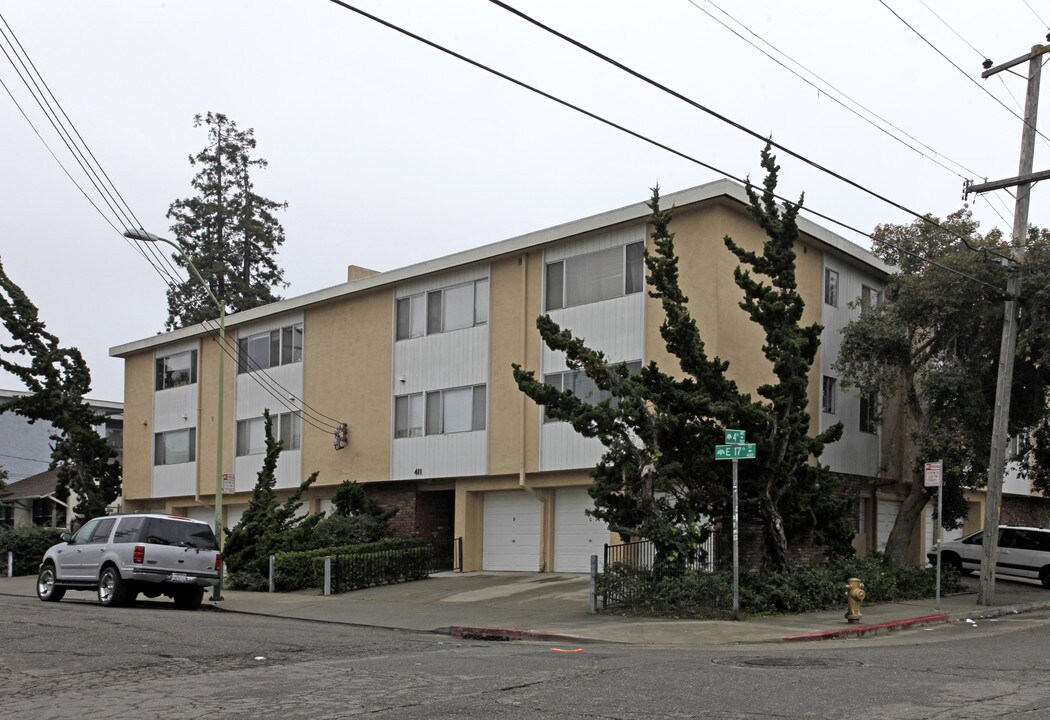 Stanley Court Apartments in Oakland, CA - Foto de edificio