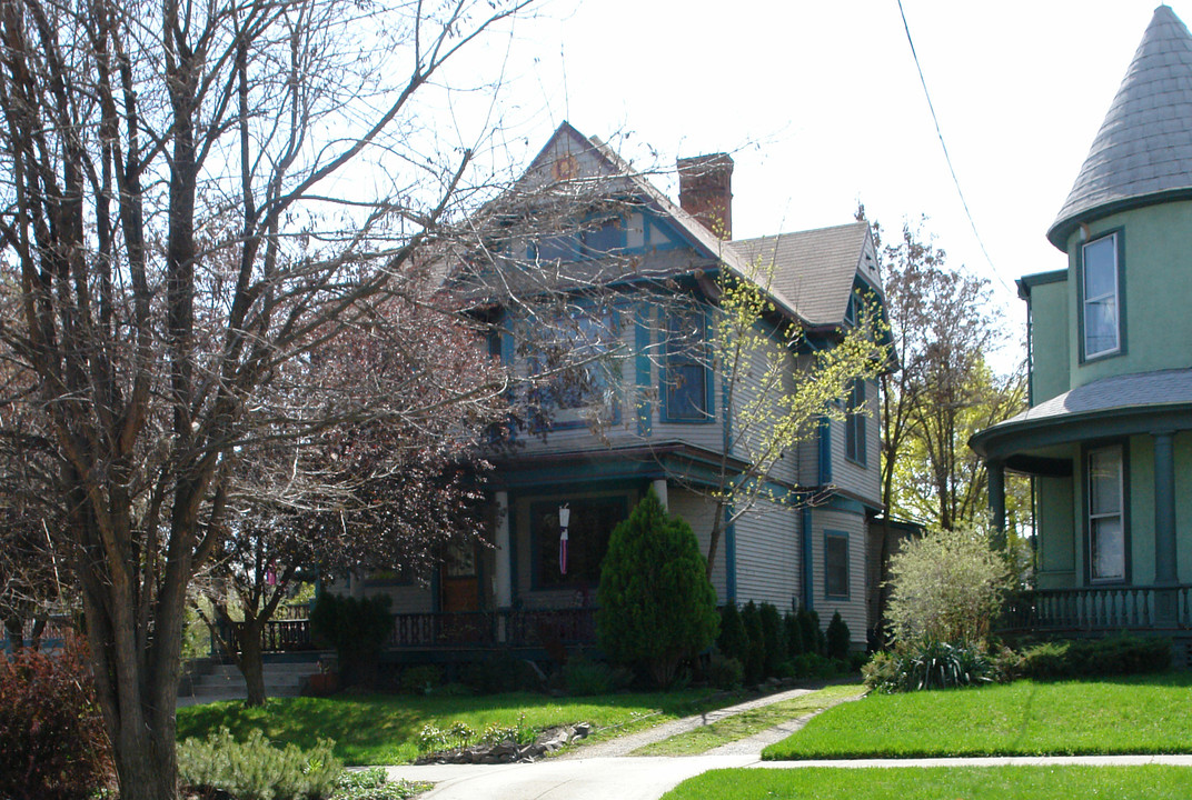 1707 W Pacific Ave in Spokane, WA - Foto de edificio